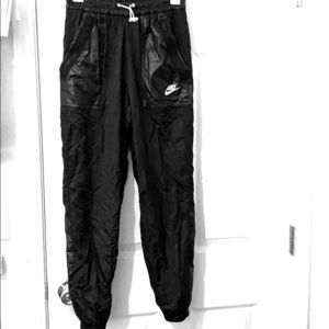 Nike Women’s Joggers - Black XS